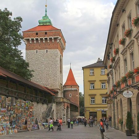 Attractive Apartment Oldtown Near Thetrain Station Krasków Exterior foto