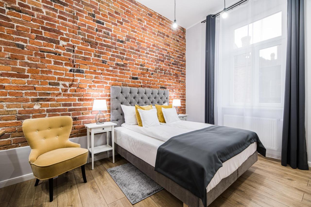 Attractive Apartment Oldtown Near Thetrain Station Krasków Exterior foto
