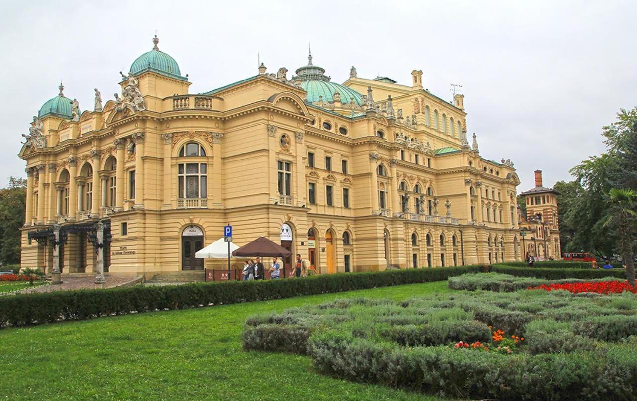 Attractive Apartment Oldtown Near Thetrain Station Krasków Exterior foto